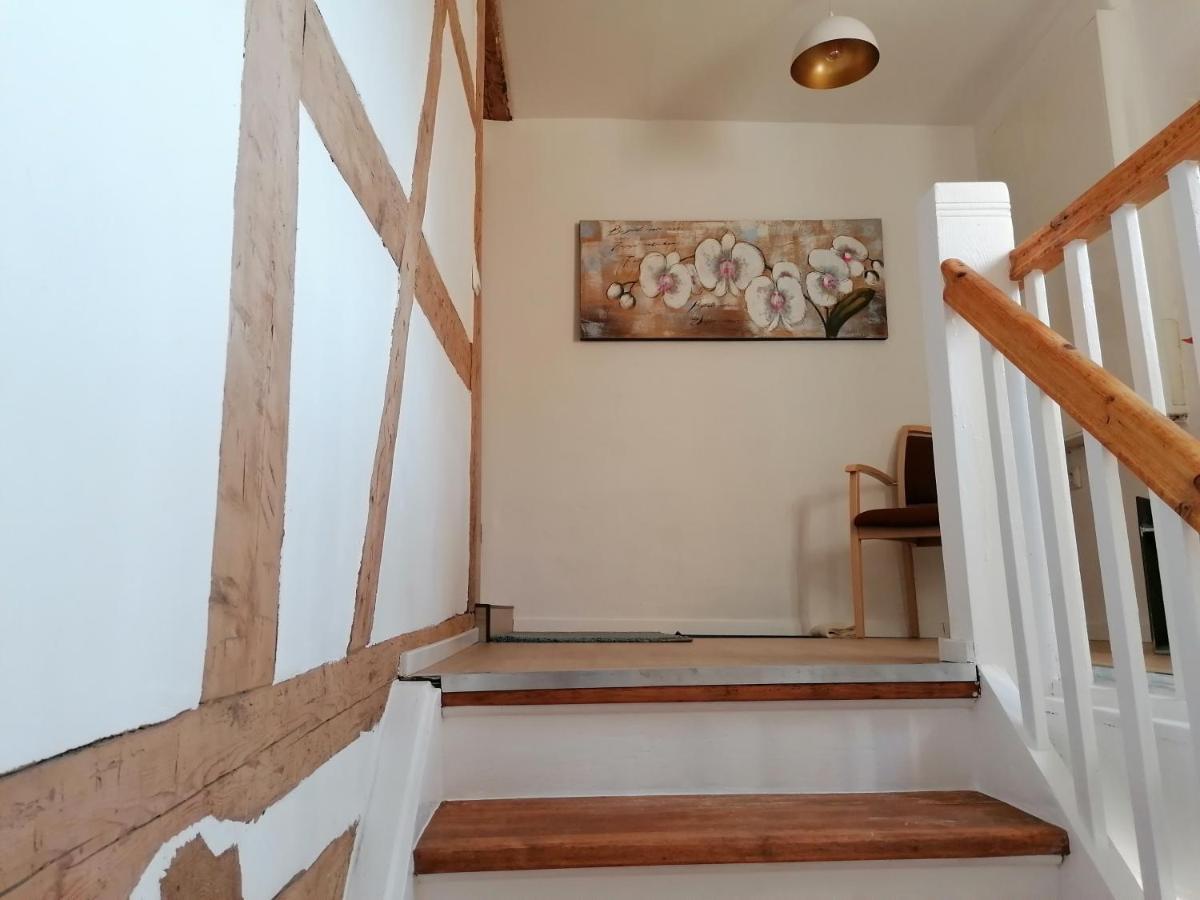 Fewo Im Lehm-Fachwerkhaus Erfurt Mit 3 Einzelnen Schlafzimmern Je Mit Tv Exterior photo